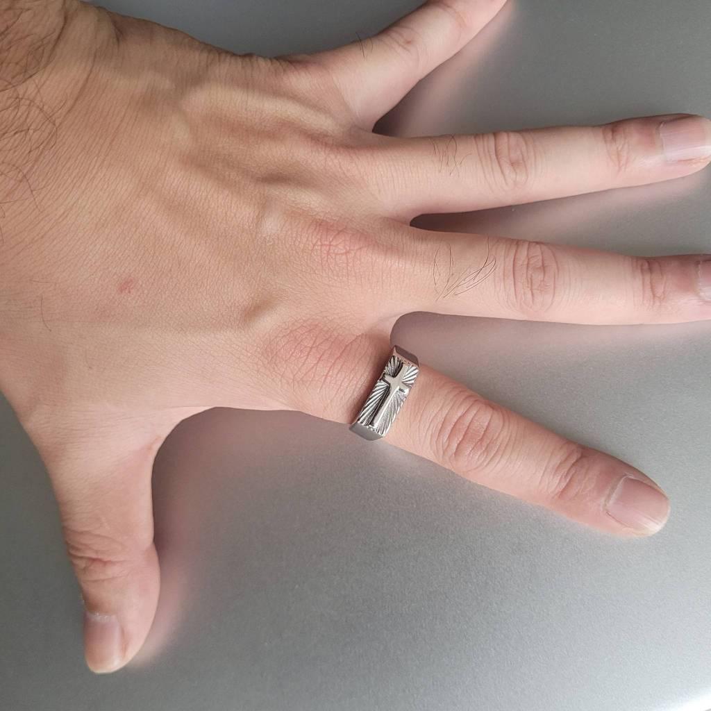 Anel Masculino Cruz Retângulo Prata em Aço Inoxidável