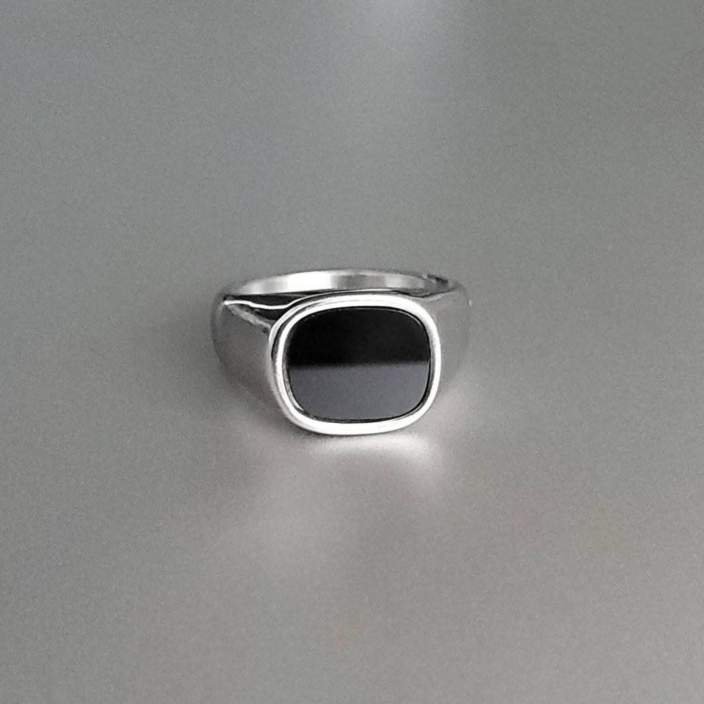 Anel Masculino Pedra Onix Redondo Prata em Aço Inoxidável