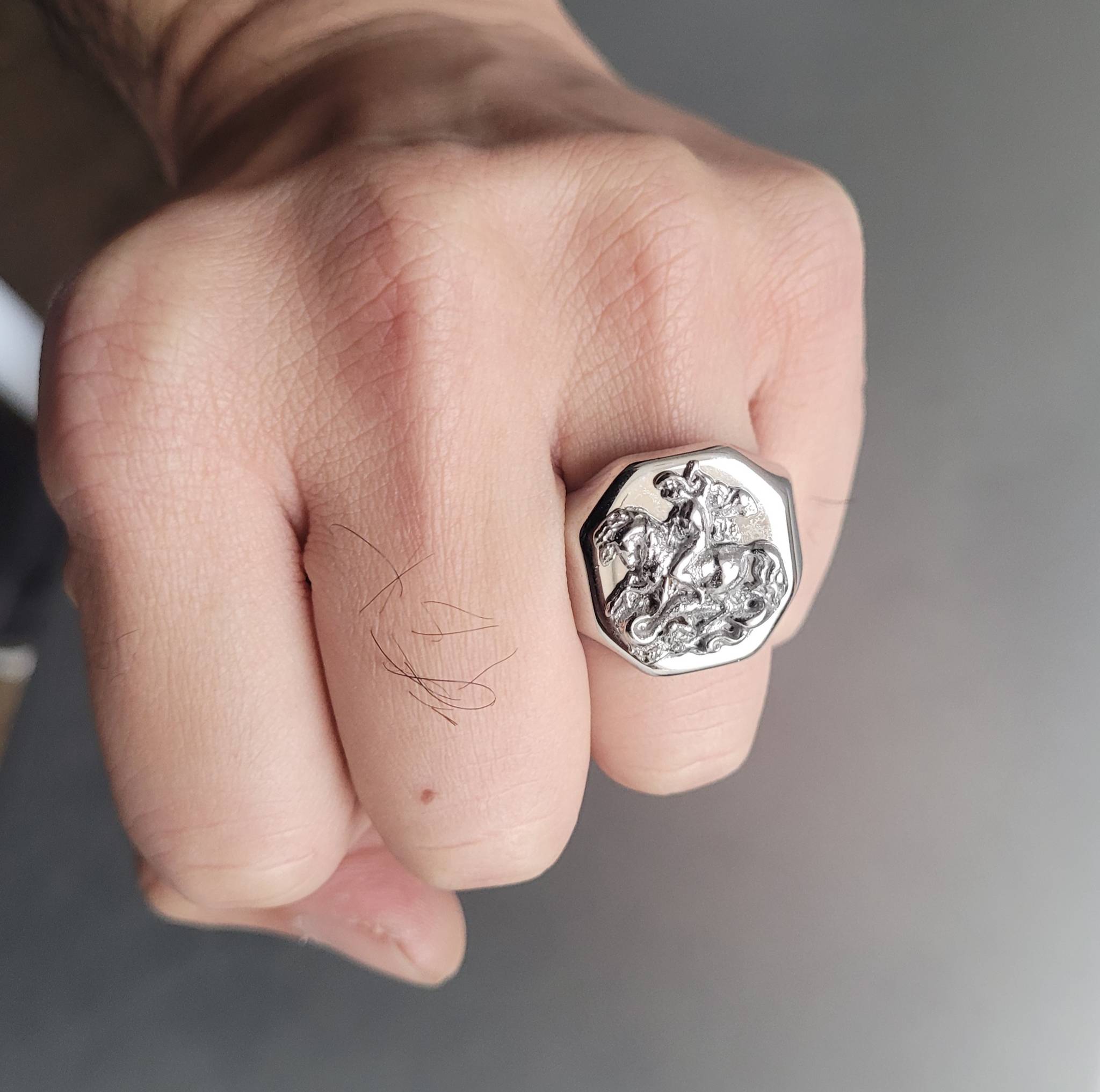 Anel Masculino São Jorge Prata em Aço Inoxidável
