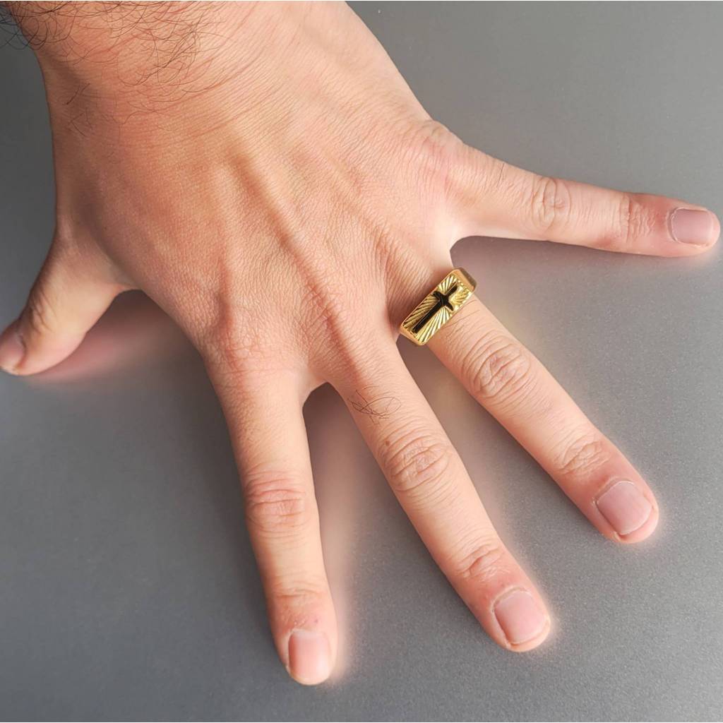 Anel Masculino Cruz Retângulo Dourado