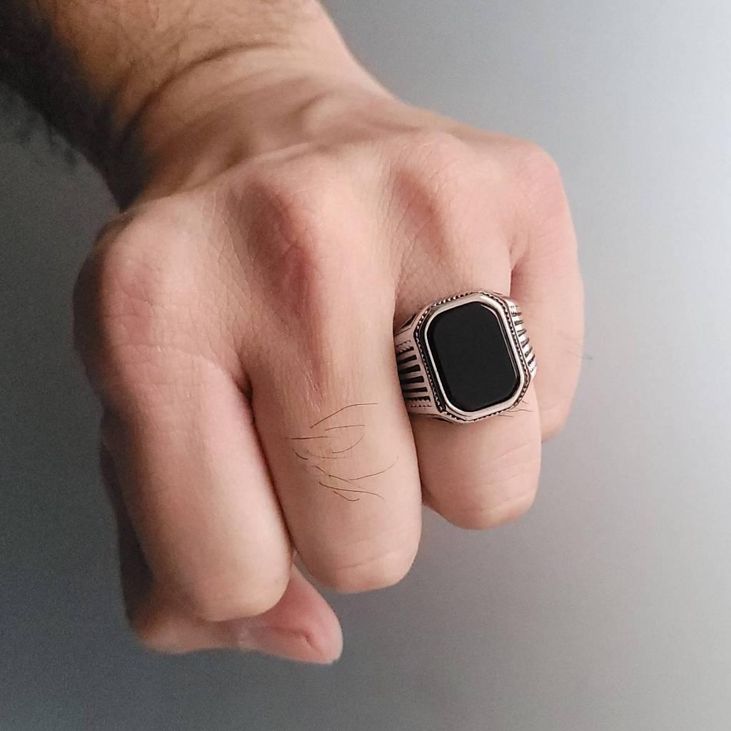Anel Masculino Pedra Onix Grande Prata em Aço Inoxidável