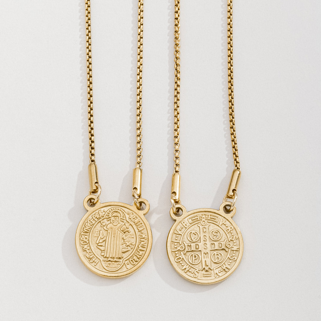 Escapulário Masculino Medalha de São Bento Corrente Veneziana Dourado