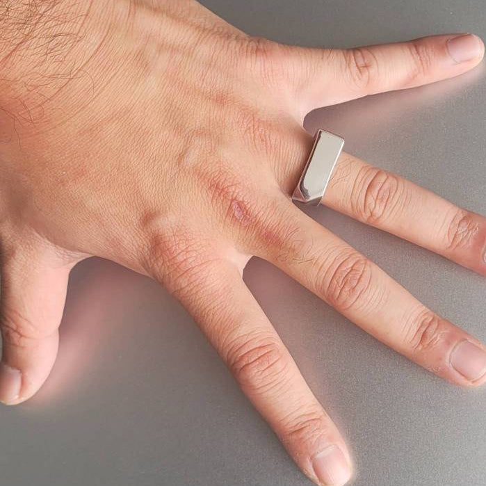 Anel Masculino Flecha Prata em Aço Inoxidável