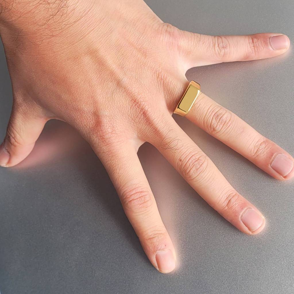 Anel Masculino Retângulo Dourado em Aço