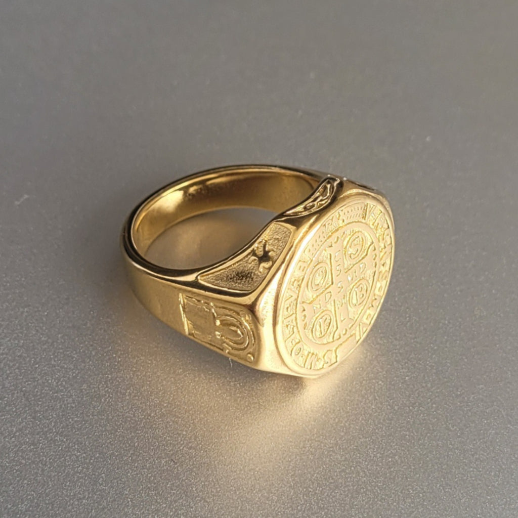Anel Masculino São Bento Dourado em Aço Inoxidável