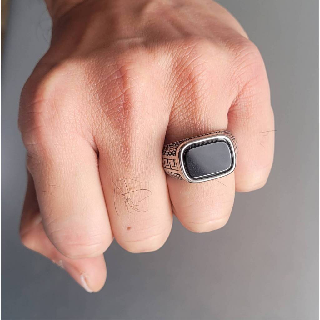 Anel Masculino Dedeira Pedra Onix Ondas Gregas Prata em Aço