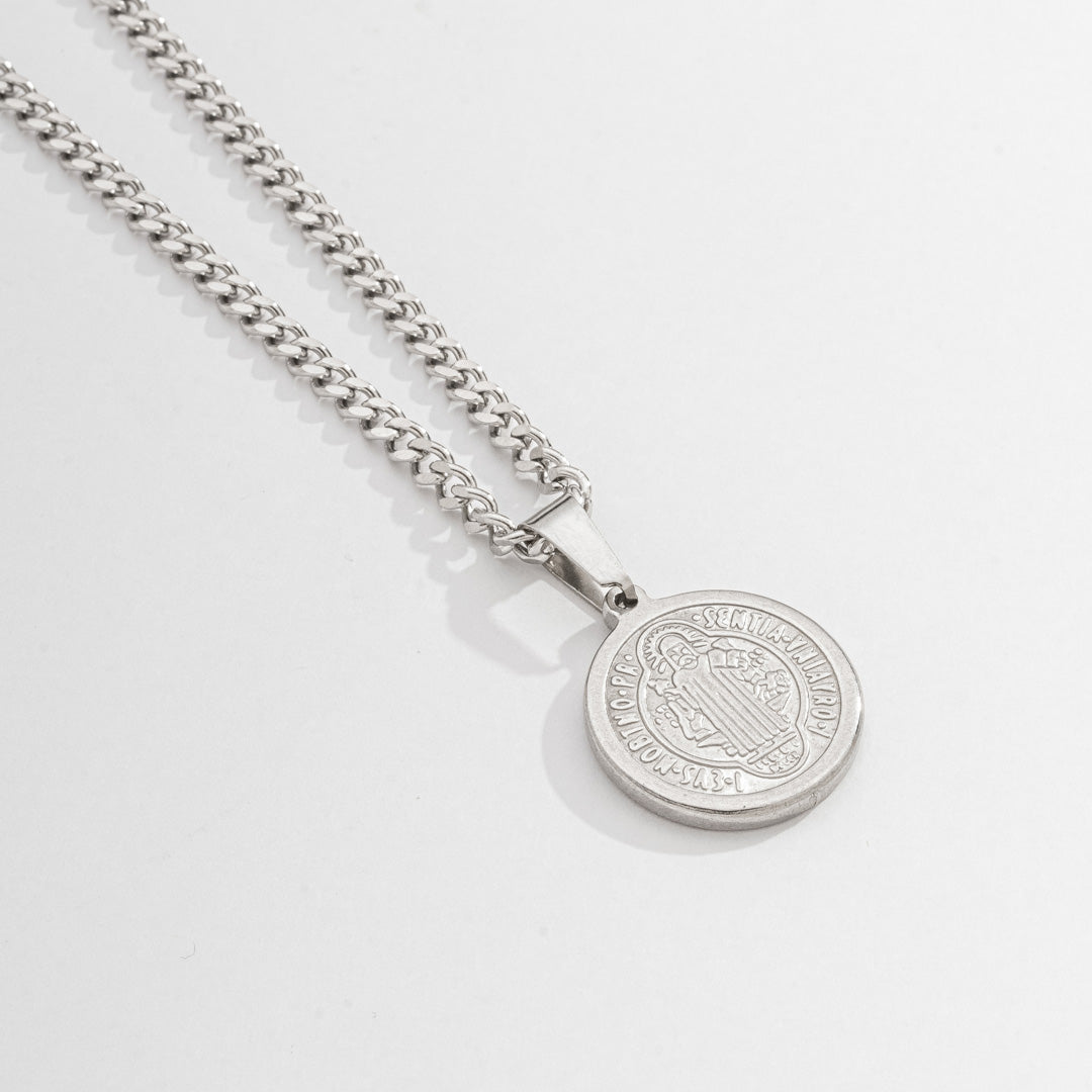 Colar Gourmet Com Pingente Medalha de São Bento Prata de Aço