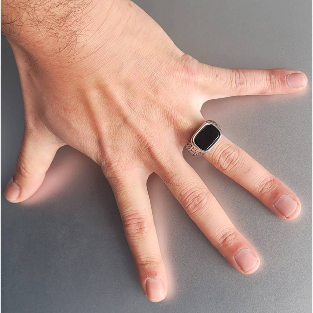 Anel Masculino Dedeira Pedra Onix Ondas Gregas Prata em Aço